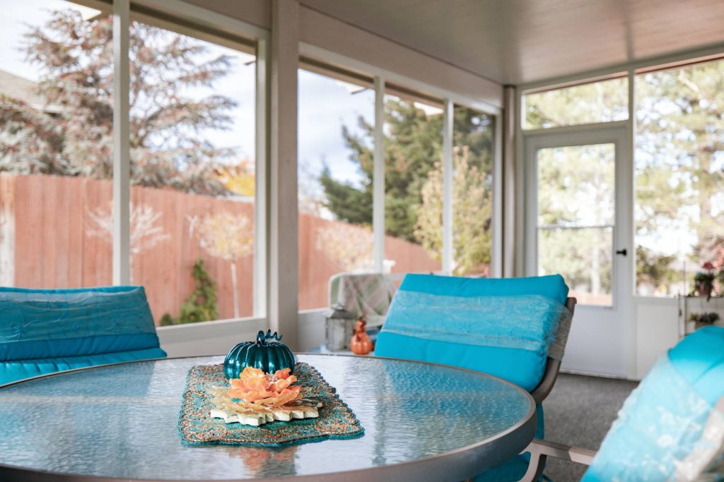 interior view of custom screen room in Prosser