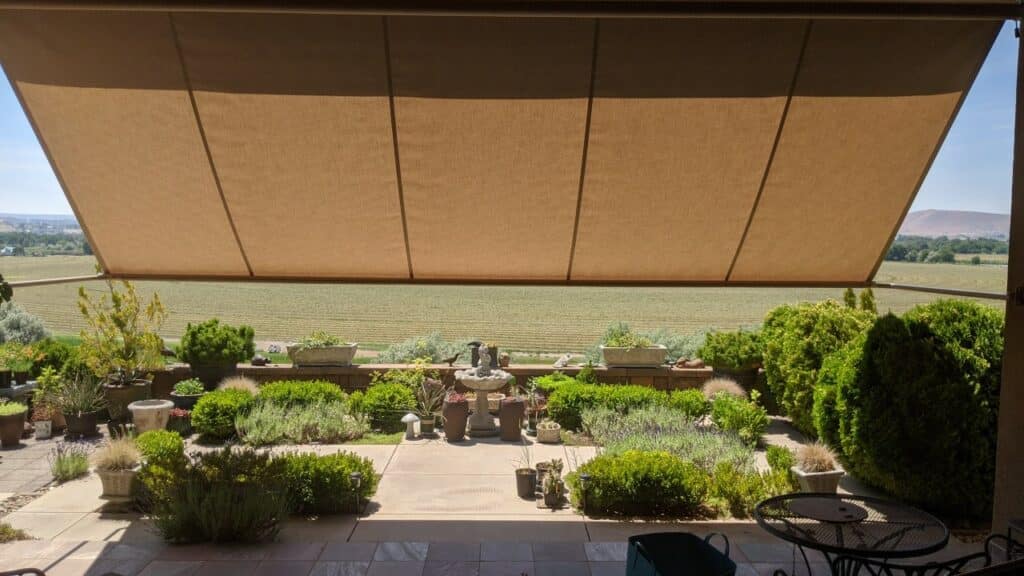manual retractable awnings installation